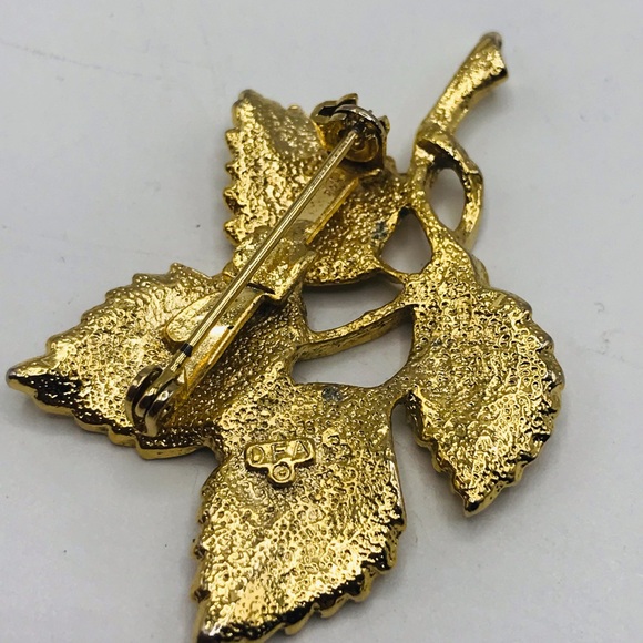 Vintage 70’s DuBarry Fifth Avenue textured leaf cluster brooch pin. - Picture 4 of 6